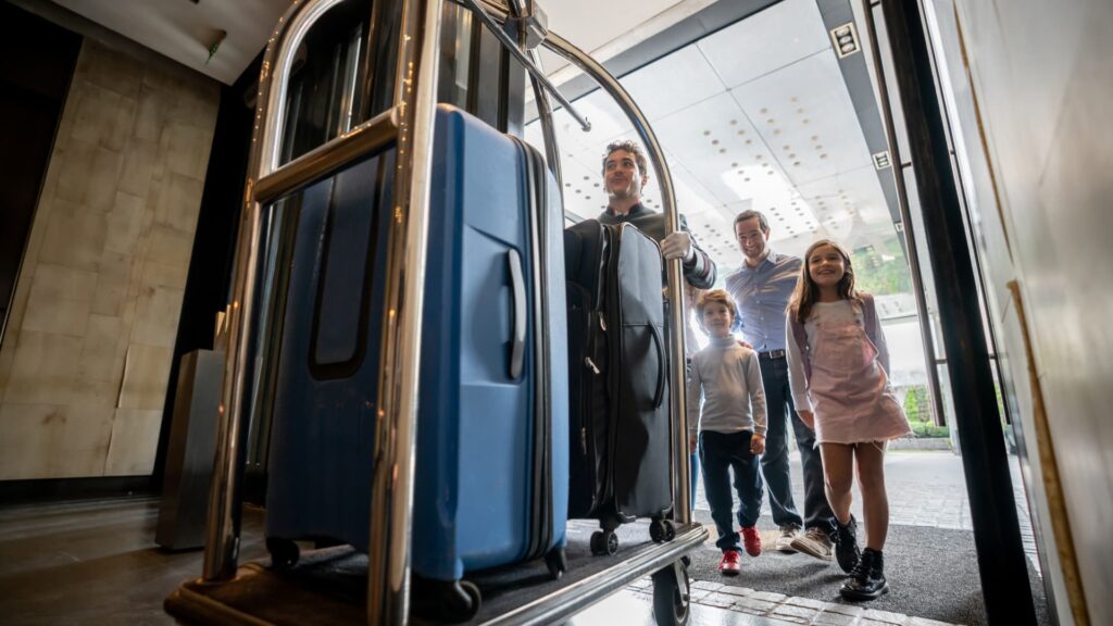 Most business travelers are taking families along on trips